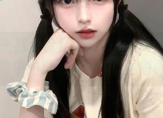微密圈 – 探秘脸红Dearie私房图包：粉丝礼物中的独特魅力与美丽瞬间.txt