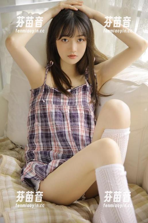 微密圈 - 不容错过的“脸红Dearie女孩”写真合集，捕捉她每一个动人的瞬间.txt
