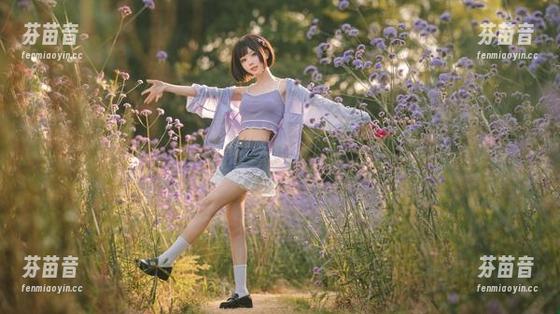 花柒Hana 花柒Hana带你无圣光游泳:斯卡蒂泳装作品简直是沙滩上的诗与远方!.txt