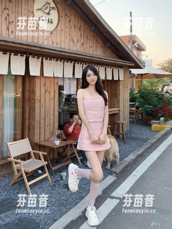 花漾show - 体验梦心月身材曼妙的魅力，精彩原图与图包等你来欣赏.txt