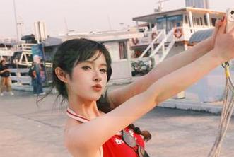 微密圈 – 若若老师学姐的写真合集来了，精选中的每一张都是诱惑！.txt