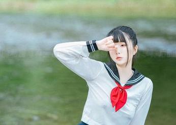 落落Raku的私房写真：由纪子的初体验作品，分享背后的故事与笑料！.txt