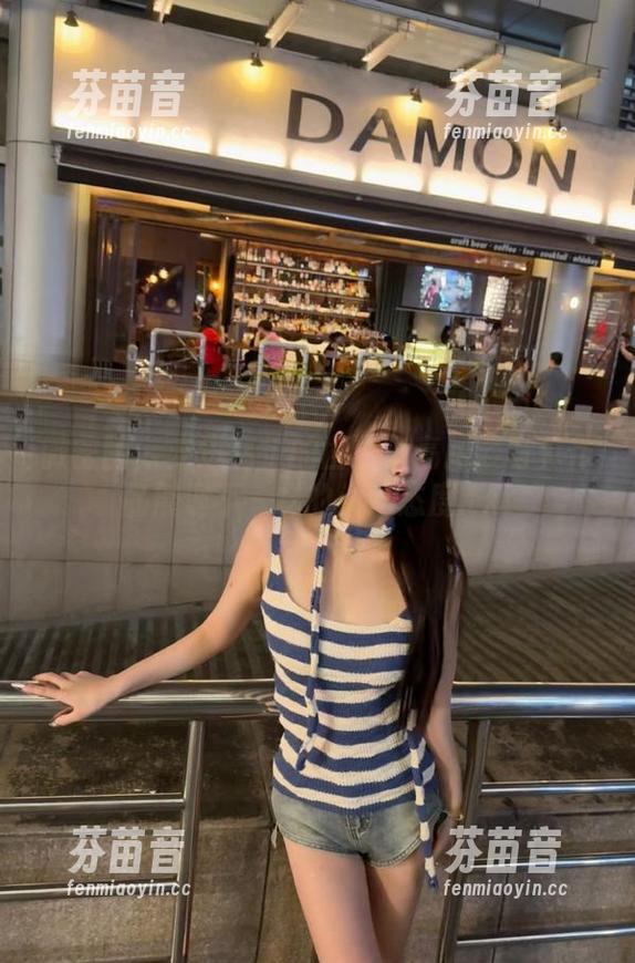 微密圈 - 走进葛征的世界：高跟鞋写真作品展现不一样的生活态度.txt