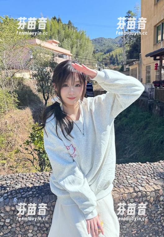 蜜桃社 - 最新小魔女lily泳装图集更新，带你领略阳光下的绝美风采.txt