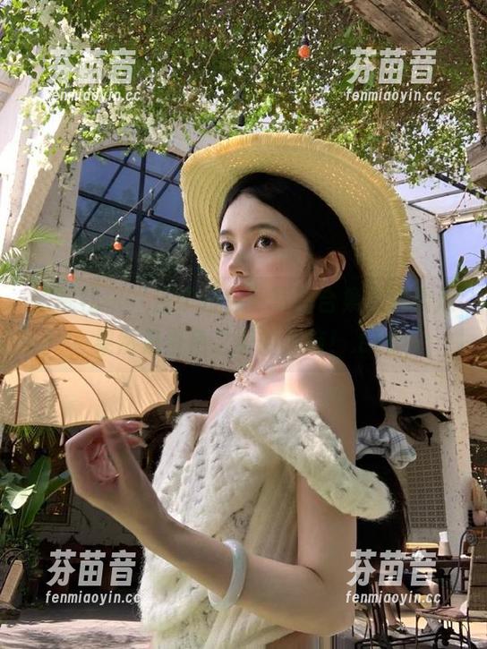 蜜桃社 - “杏子白色”写真合集，观看后果然是白色之美的真谛！.txt