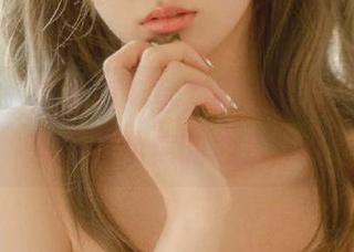蜜桃社 – 真希短裤写真震撼来袭，分享她如何撩动你的心弦.txt