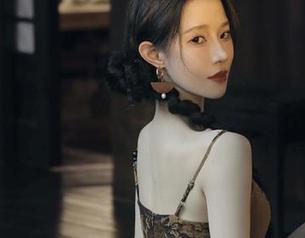 蜜桃社 – 感受“萌美Moemi”浴室的清新气息，独特写真套图让你领略不一样的美丽瞬间.txt