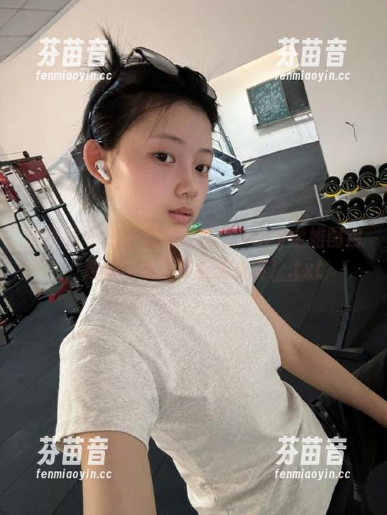 蜜桃社 - 从未见过的蜜蕊Mary学姐图包，速来领取这波视觉盛宴！.txt