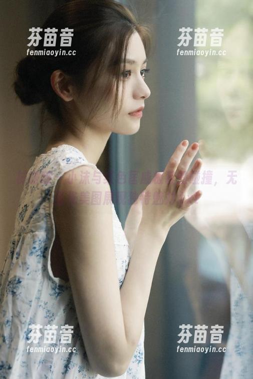 袜啵啵-小沫 袜啵啵 - 小沫与红色匡威板鞋的碰撞,无圣光美图展现独特魅力.txt