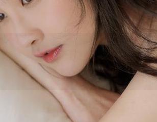 袜啵啵 – 泡芙私拍：礼服虽美，我的人生百态才是最精彩的作品！.txt