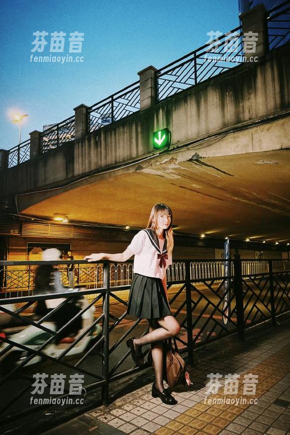 袜啵啵 - 独家发布！苏苏两双高跟鞋写真图包，带你领略优雅与性感的完美结合.txt