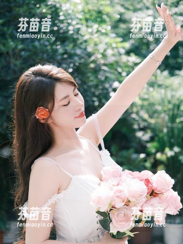 袜涩-Matilda 袜涩 - 让人心动的瞬间!Matilda最新写真集双丝大秀引领时尚潮流.txt