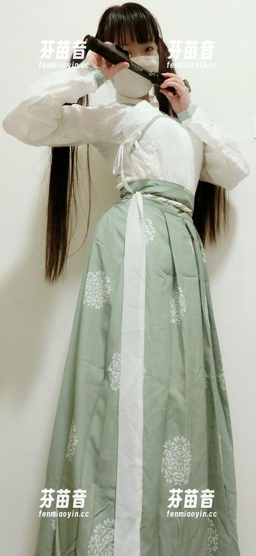 细细品味西尔酱的纯白花嫁写真图集，启发你对爱的思考与感悟，让每一幅照片都充满故事！.txt