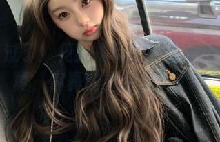 别再错过了！见新摄影的甜美雨天福利写真，你真的要看看！.txt