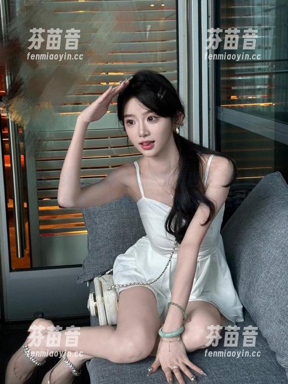 觅芙少女 - 兔兔修女的写真世界：分享她的艺术创作与资源探索之旅.txt