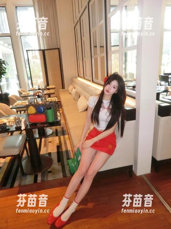 觅芙少女 - 尽情享受夏日阳光：晓晓泳装原图与醉人图集分享.txt
