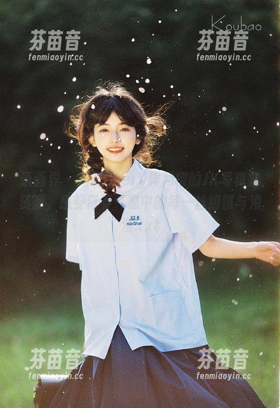 语画界 - 获取Chery绯月樱的JK写真集资源，感受青春气息中的每一丝细腻与浪漫.txt