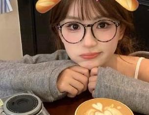 语画界 – 定制属于你的小蛮妖Yummy浴缸写真，奇幻水世界等你探索.txt
