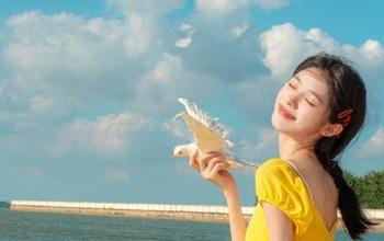 语画界 – 点击下载王馨瑶yanni圣诞全套写真，尽享她的优雅与魅力！.txt