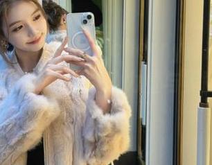 语画界 – 最新绯月樱cherry体操服图集，感受每一帧中蕴藏的力量与美丽的故事.txt