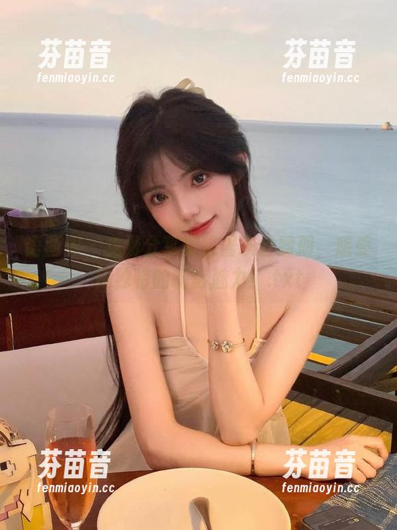 语画界 - 免费分享蜜桃酱灰丝图册，感受她独特的摄影魅力！.txt
