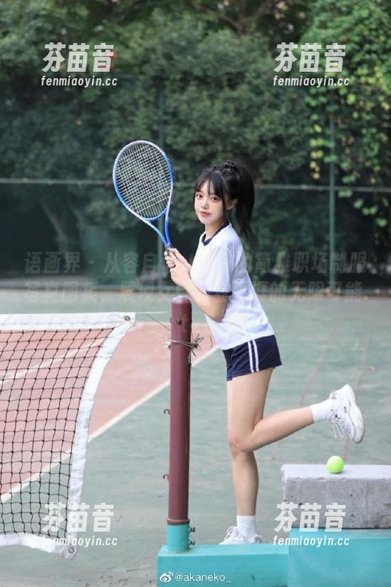 语画界-言沫 语画界 - 从容自信:言沫的简雅职场制服写真图集,展现女性职业生涯的无限可能.txt