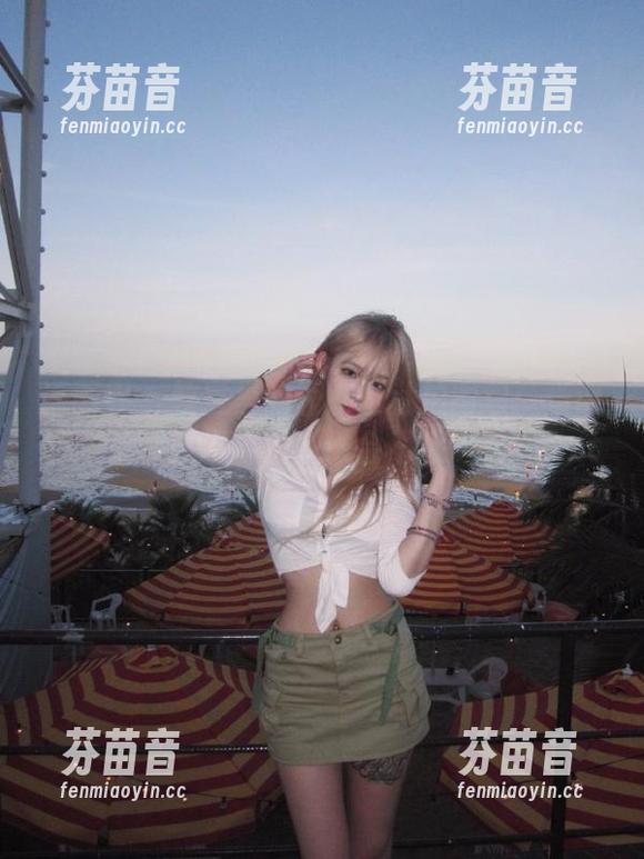 语画界 - 教室里的豆瓣酱私拍图包：当课堂变成了艺术空间，谁会不被吸引？.txt