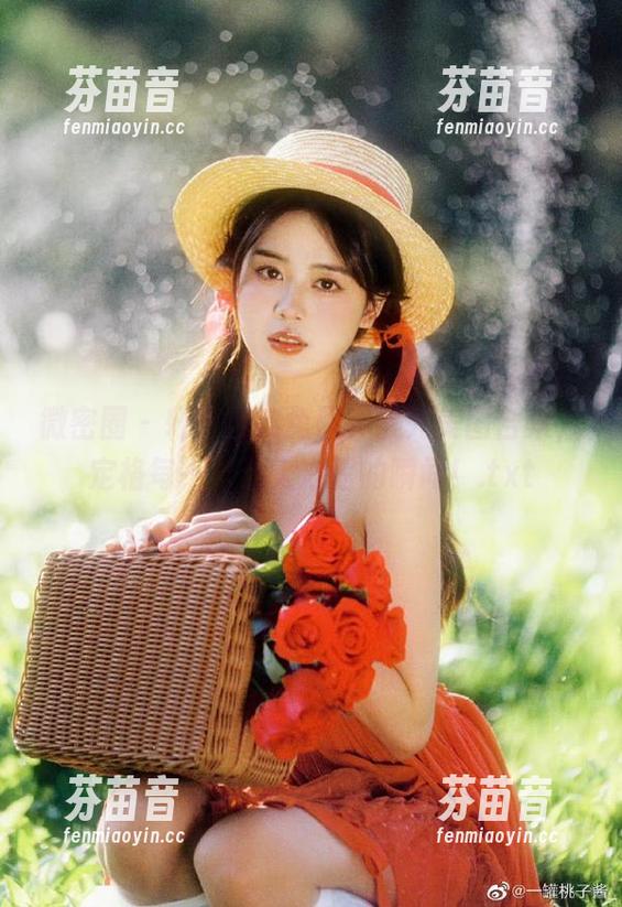 微密圈 - 轩子巨二兔原神凝光美图合集，定格每一个动人心弦的瞬间！.txt