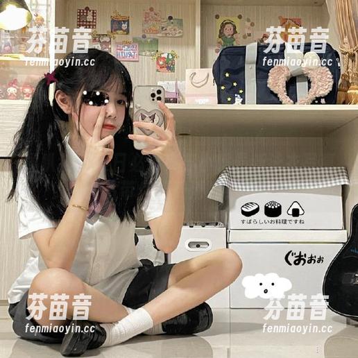 轰趴猫 - 夏日必看！苏小暖最新泳衣写真图片带你感受清凉！.txt