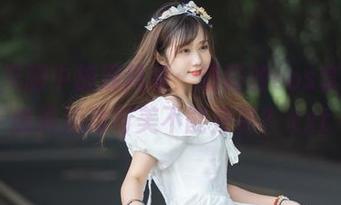在体操服中施展风采：镜酱的cos套图，谁说运动与美不能并存？.txt