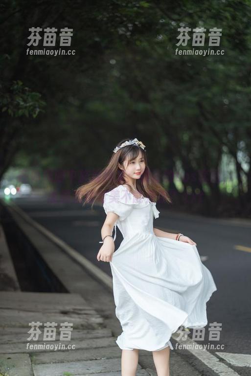 在体操服中施展风采：镜酱的cos套图，谁说运动与美不能并存？.txt