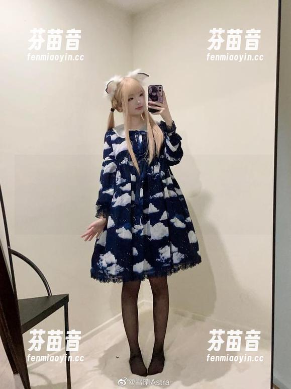 雪晴嘟嘟 雪晴嘟嘟的镂空风格写真:图库精选中的奇幻搞笑,仿佛每张照片都在说:“看我多搞笑!”.txt