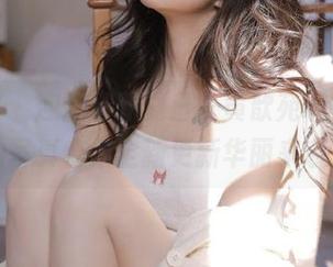 青豆客 – 迎接清新夏日，黄歆苑chobits泳池写真合集全新更新华丽来袭.txt