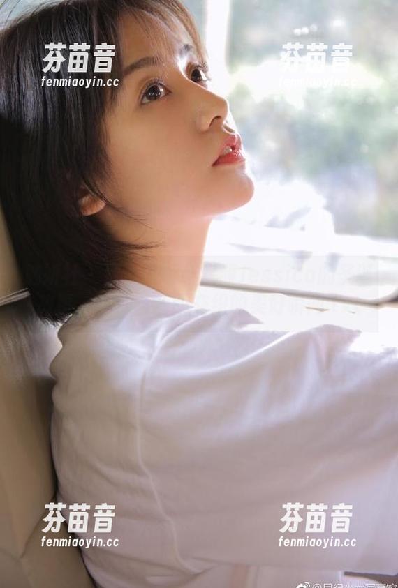 魅妍社 - 倾心聆听赵欢颜Jessica的圣诞故事，照片与套图交织的美好瞬间.txt