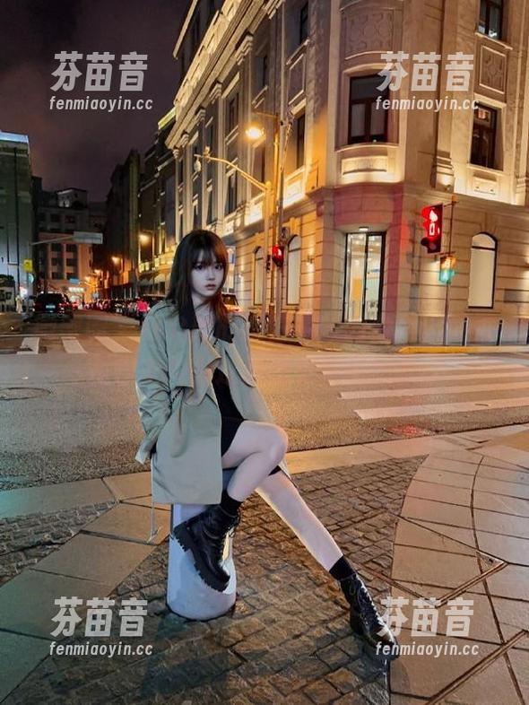 微密圈 - 黎允熙的比基尼套图合集，简直是你未曾见过的视觉盛宴！.txt