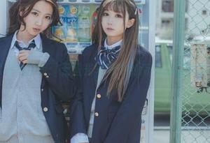 黑川的艺术视角解析：无圣光写真中的南小鸟展现别样风情.txt